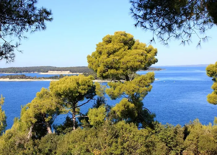 Apartment Apartments With A Parking Space Stinjan, Pula - 11633 Pula